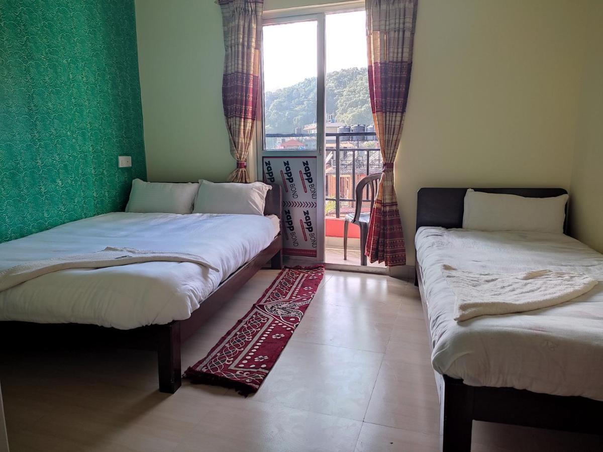 Hotel Green Hill View Pokhara Zimmer foto